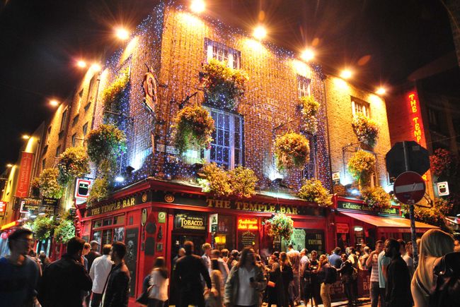 Dublin pub, Ireland. (Shutterstock)
