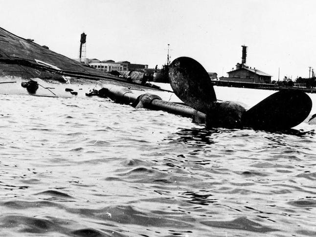 pearl harbor, december 7, 1941, battleship oklahoma