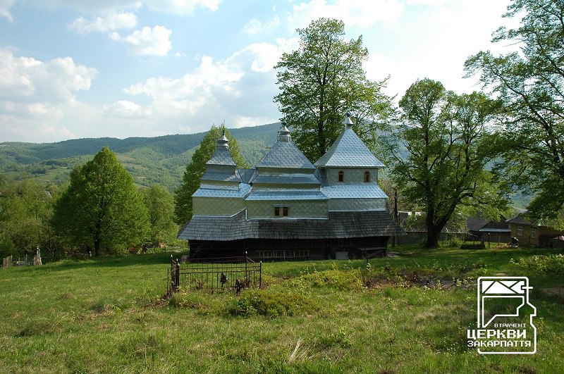 Бойківська церква XVIII ст. у селі Вишка, оббита бляхою
