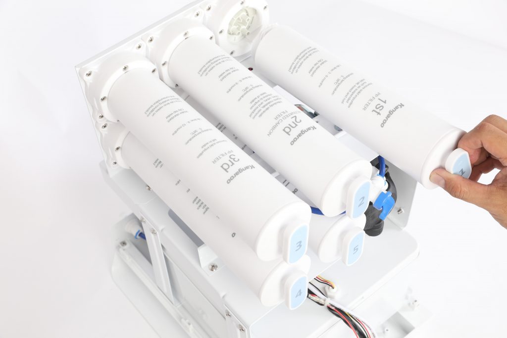 Thao tác thay lõi trên máy lọc nước Kangaroo Hydrogen LUX Series thế hệ mới 