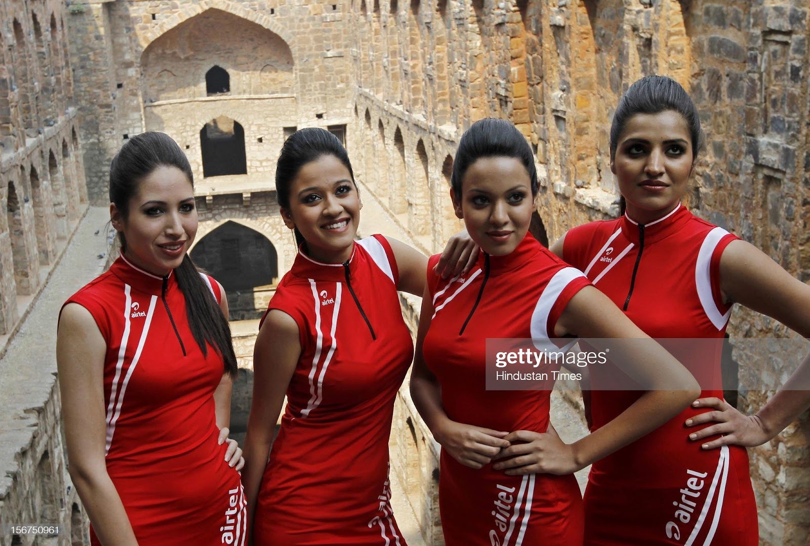 D:\Documenti\posts\posts\Women and motorsport\foto\Getty e altre\indian-formula-one-grid-girls-pose-during-a-promotional-event-at-the-picture-id156750961.jpg