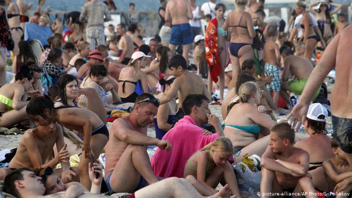Так виглядав пляж в Одесі у липні: понад 90% хворих інфікувалися коронавірусом саме всередині країни, кажуть медики