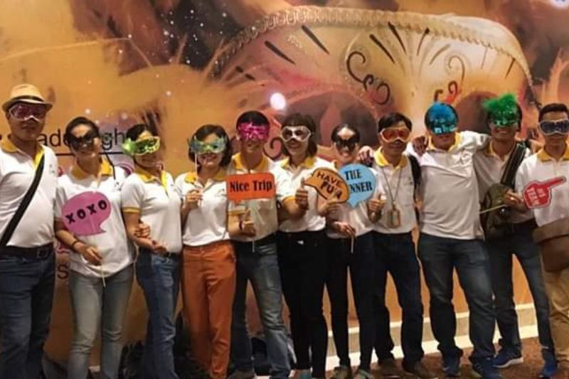 Vietnam Travel Agent provide Themed dinner