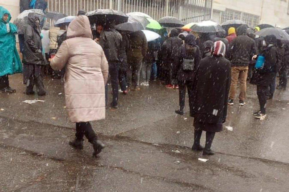 تجمع خانواده‌ها مقابل زندان اوین: هیچکس پاسخگو نیست (عکس: توییتر)