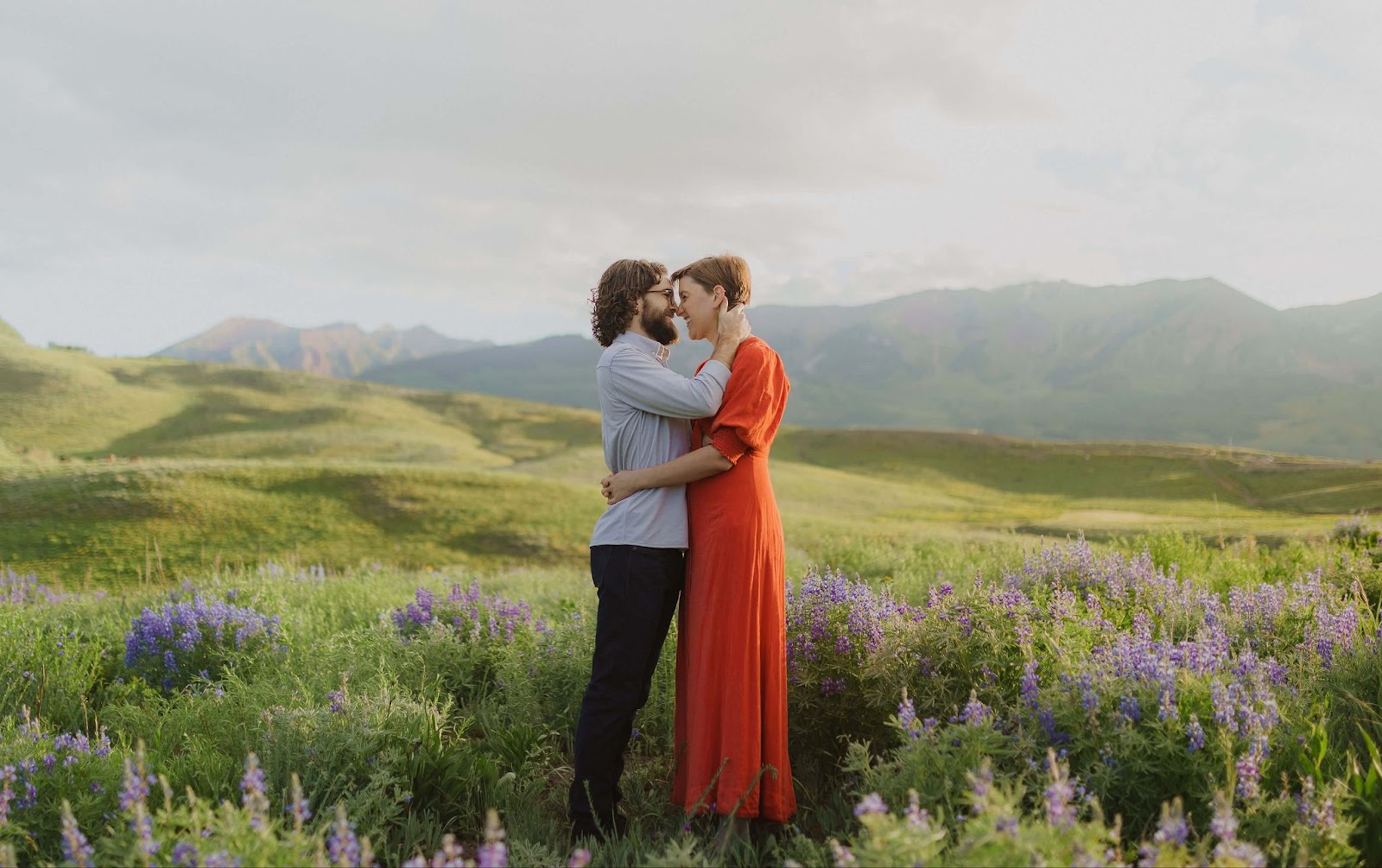 couple posing for Colorado engagement photos in Crested Butte