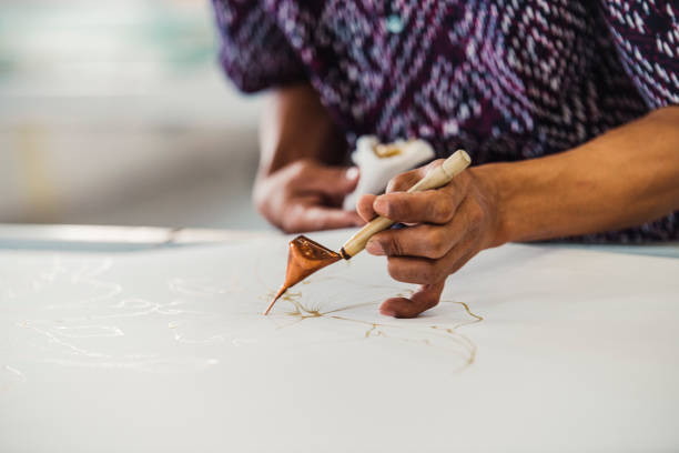 Belajar tentang budaya kesenian Batik (Photo: Getty Images)