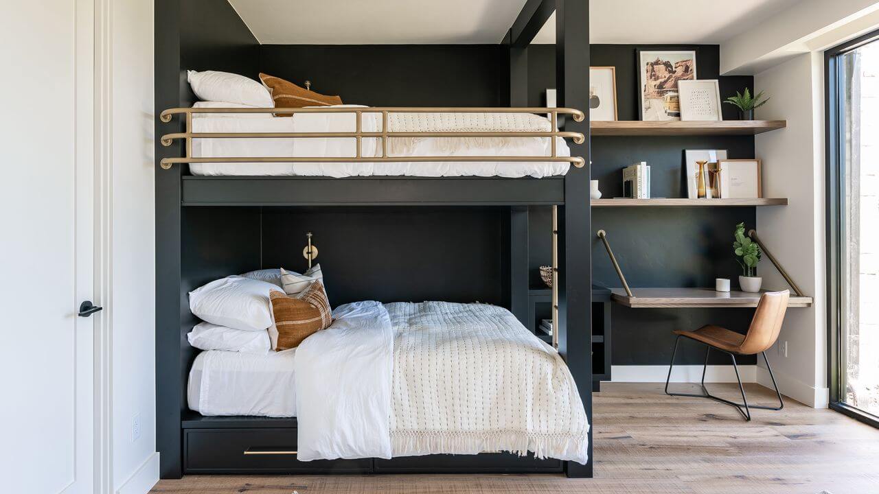 #6. Giường ngủ sắt giả gỗ có khả năng chịu lực cao 