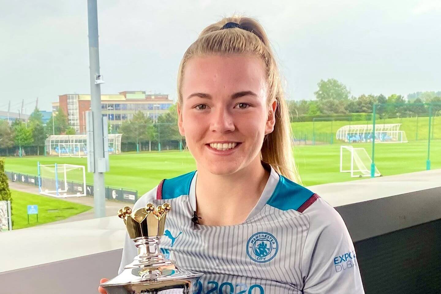 Lauren hemp wiki: The Women's Super League forward Lauren Hemp represents Manchester City. On May 31, 2018, Ms. Hemp joined the company with headquarters in Manchester.