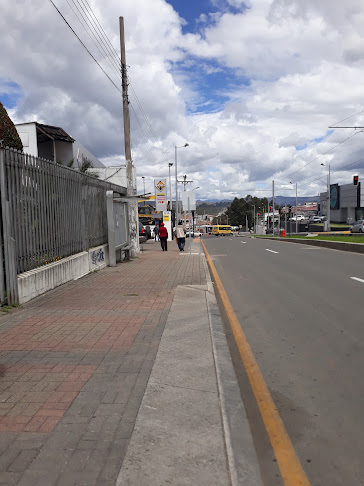 Av. España - Concesionario de automóviles