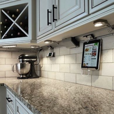 Use recessed light under the kitchen cabinets in kenya to decorate