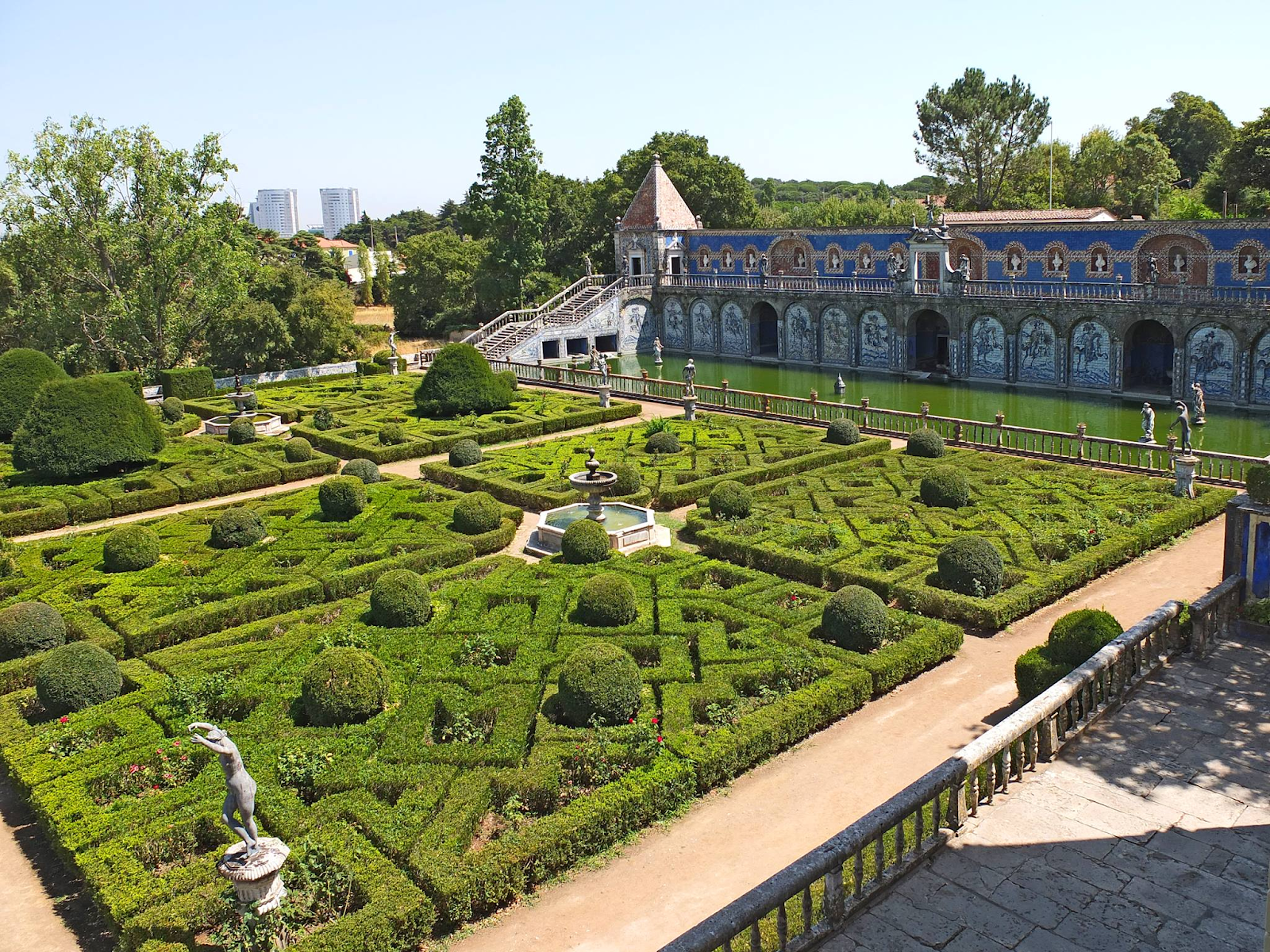 jardim do Palácio dos Marqueses de Fronteira dentro do parque do monsanto - bvml