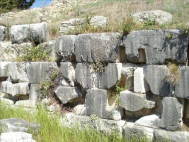 C:\Users\NF\Desktop\14 MONUMENT of Augustus, Nikopolis. War Ship Ram Sockets. Photo Harry Gouvas 06.JPG