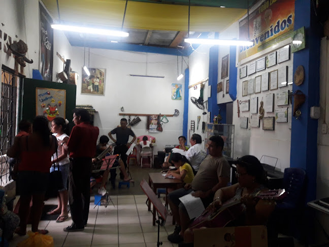 Opiniones de CENTRO CULTURAL "TOÑO ZAMPOÑA" en Iquitos - Escuela