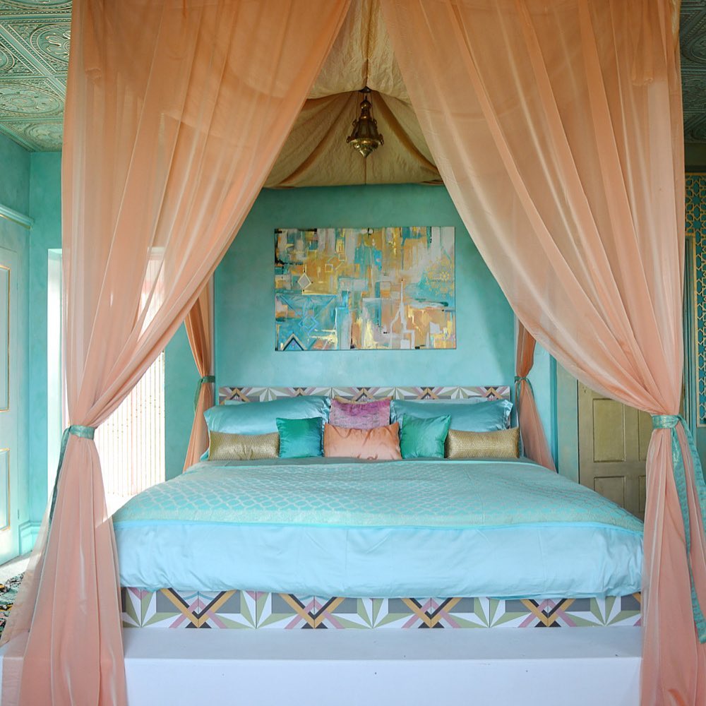 Canopy Bed For The Ultimate Coziness