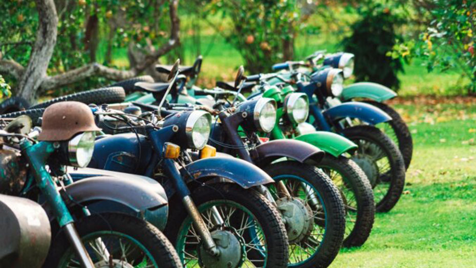 Retro motocikli no retro moto kluba “Rūsa vējā”