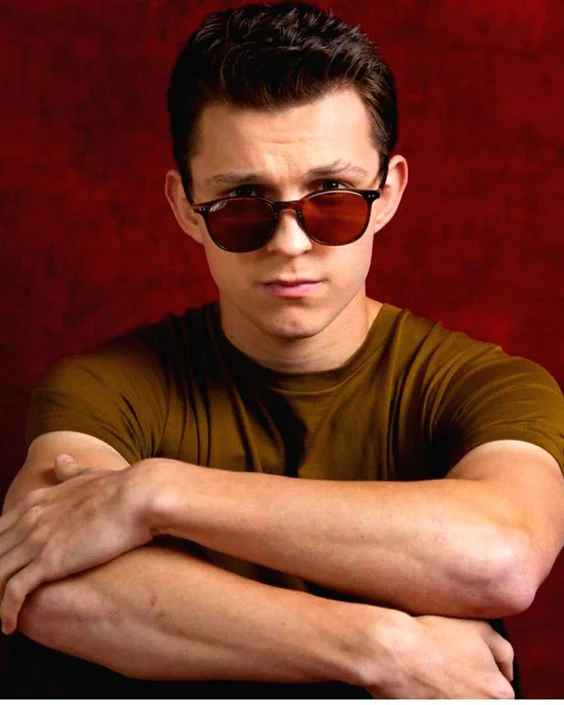 The 5 Best Tom Holland Glasses to Choose From | classic:specs