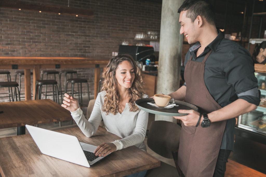 Ảnh có chứa trong nhà, người

Mô tả được tạo tự động