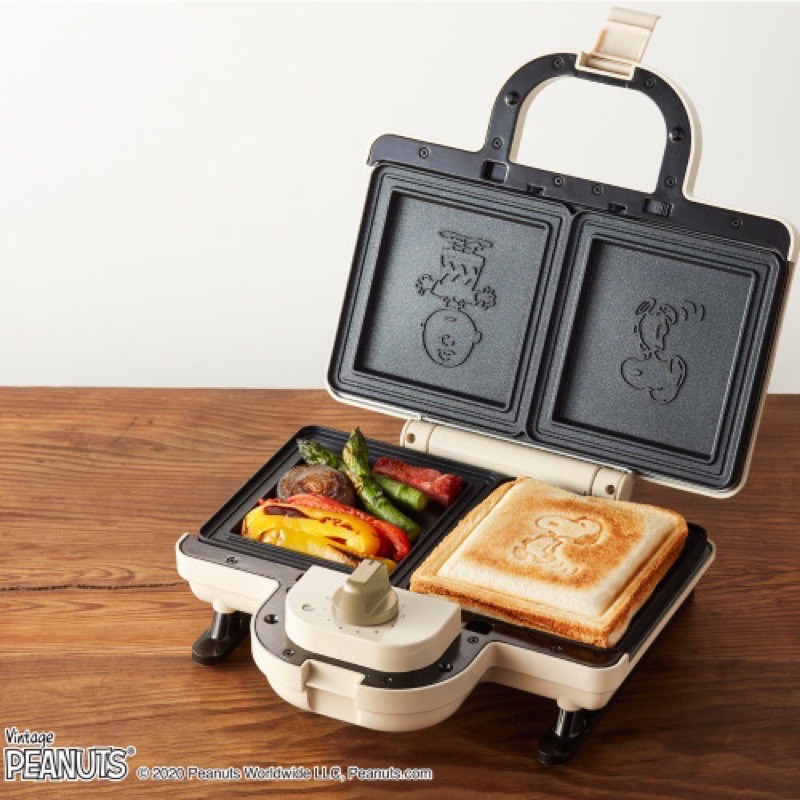The Snoopy Sandwich Maker can create cute sandwiches for your kids.
