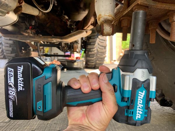 รีวิวบล็อกกระแทก Makita XWT17 18V Brushless Mid-Torque 1/2 "11