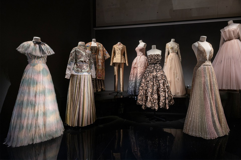 Thương hiệu Dior là cái tên nổi tiếng bậc nhất trong giới mộ điệu thời trang thế giới