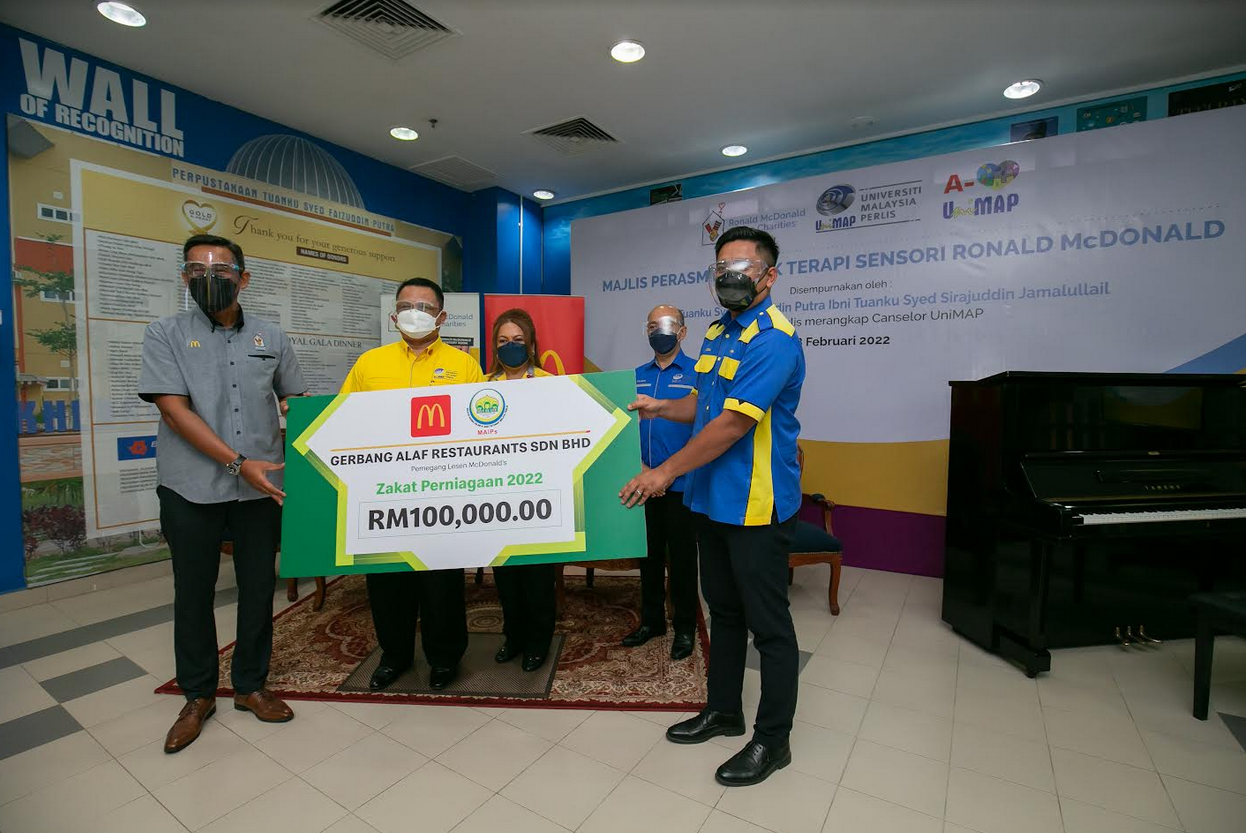 McDonald’s Malaysia Menyumbang Zakat Korporat RM 100K