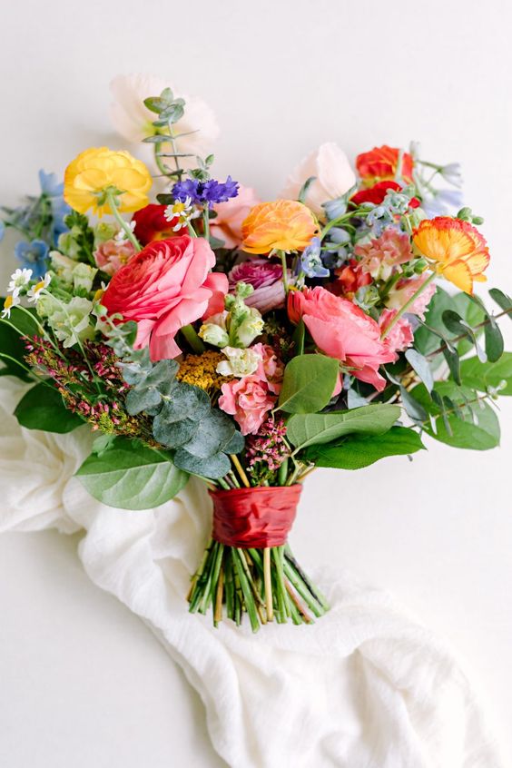How to Incorporate Bright Colors Throughout Your Elopement or Micro Wedding