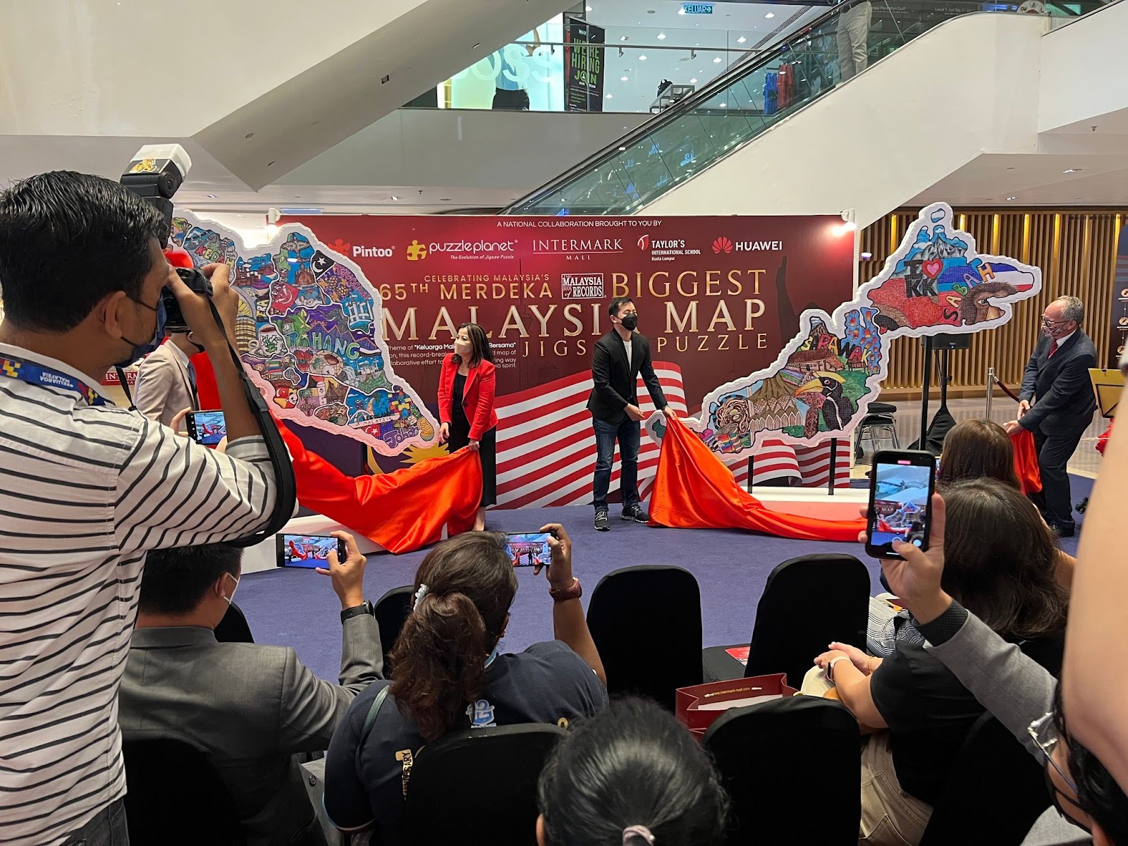 Biggest Malaysia Jigsaw Puzzle Map On Display At Intermark Mall