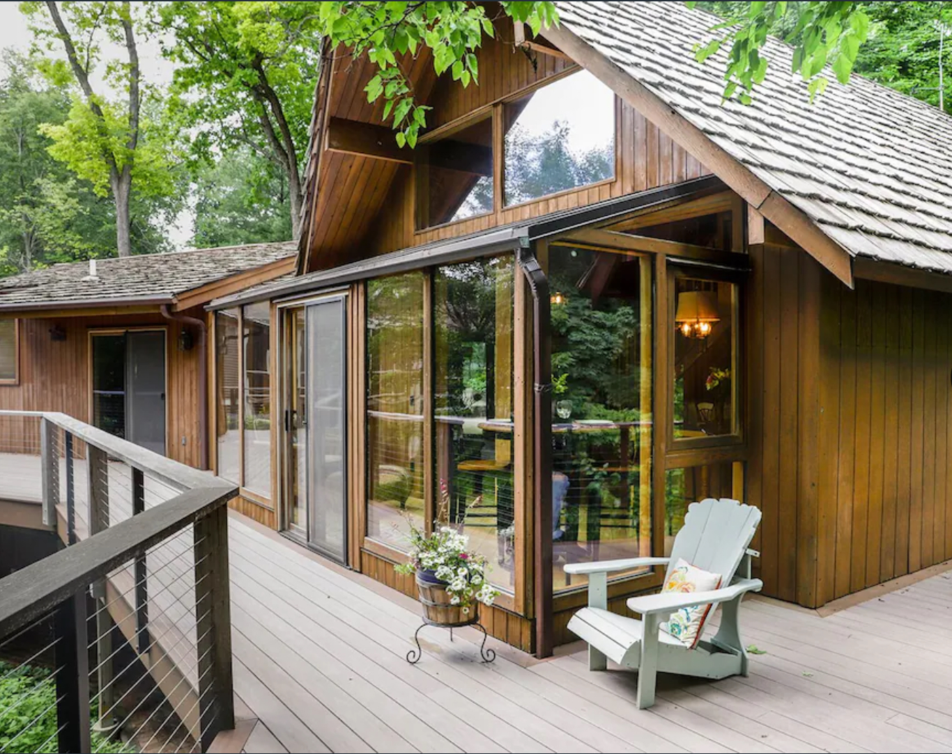 The Tree House on Lake Mills - Best Family-Friendly Luxury Treehouse in Wisconsin 