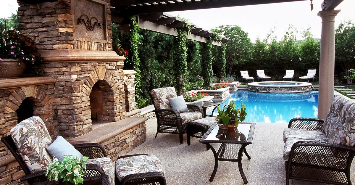 How To Build A Great Outdoor Living Space