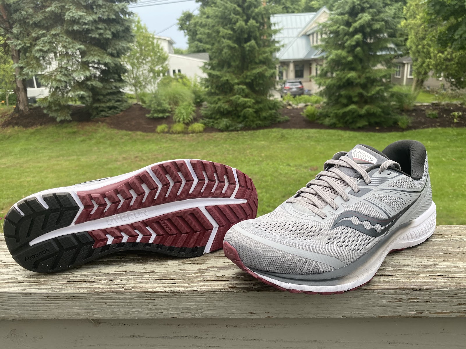 Road Trail Run: Saucony Omni 19 Review: Stable Comfort Cruiser
