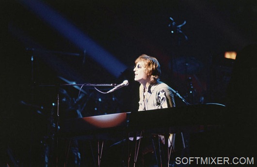 John Lennon Performs NYC 1972
