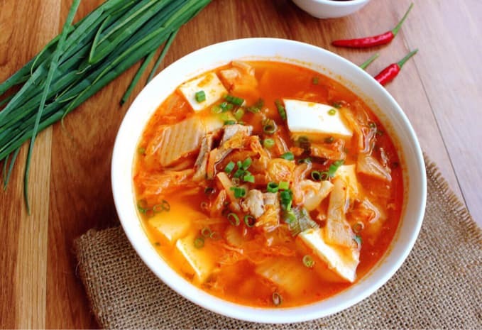  
Cách nấu canh kim chi thịt ba chỉ thật đơn giản - Ảnh minh họa