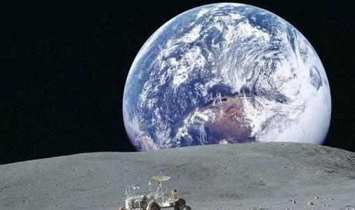C:\Users\Wolf  Creek\Downloads\在月球上看地球.jpg