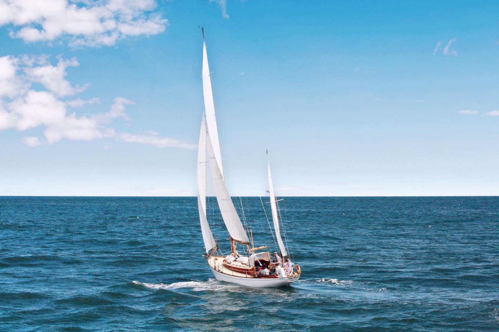 Renting a sailboat to live on