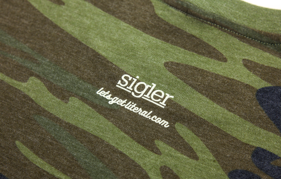 BuffaloSoldier-AlternativeApparel-CLOSEUP-BACKTAG.png