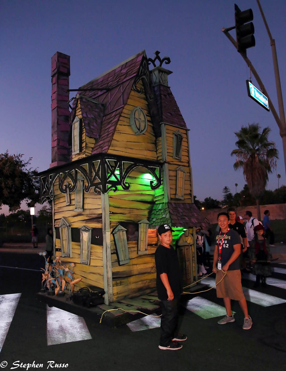 C:\Users\kathyc\Pictures\Anaheim Halloween Parade 2014\GQ7A9898.jpg