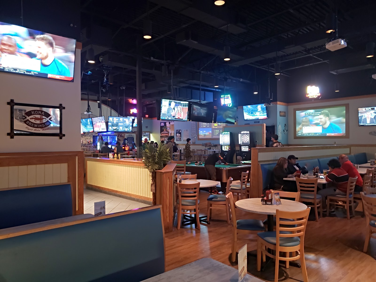 Tastes Of Orlando: Castaway's Sports Bar and Grill