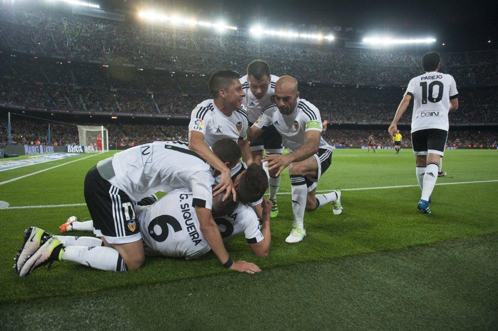 Resultado de imagen de valencia cf 2016-2017 celebraciones