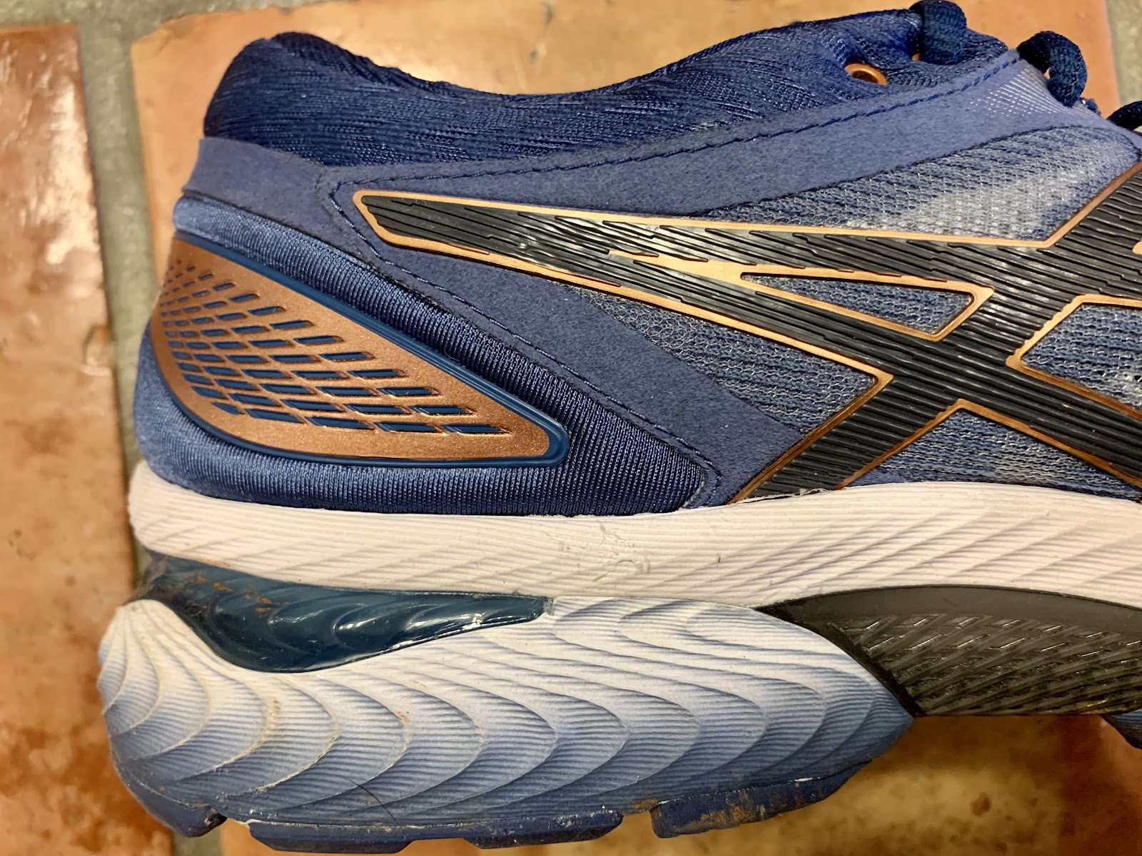 Road Trail Run: ASICS GEL-Nimbus 22 Review