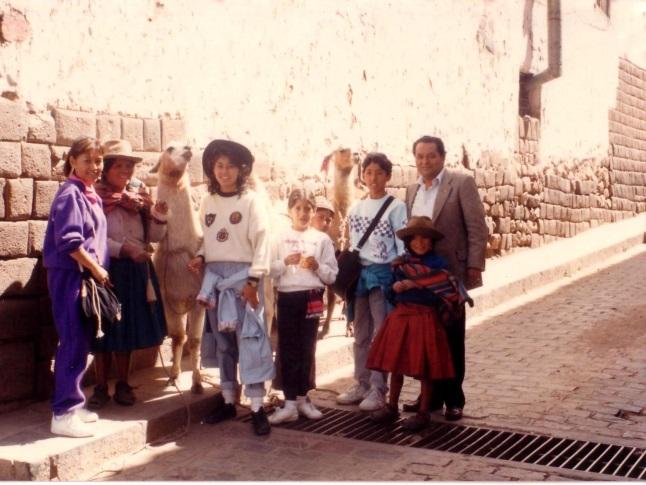 D:\Mis Documentos\JLAVA\Jose Luis\Fotos\Mi Familia\casa\1992 en Cuzco.JPG