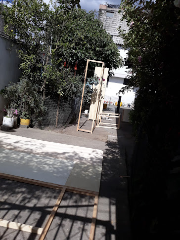 Opiniones de carpintería Decormuebles en Quito - Carpintería