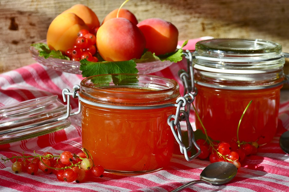 Making jelly to preserve fruit the old fashioned way