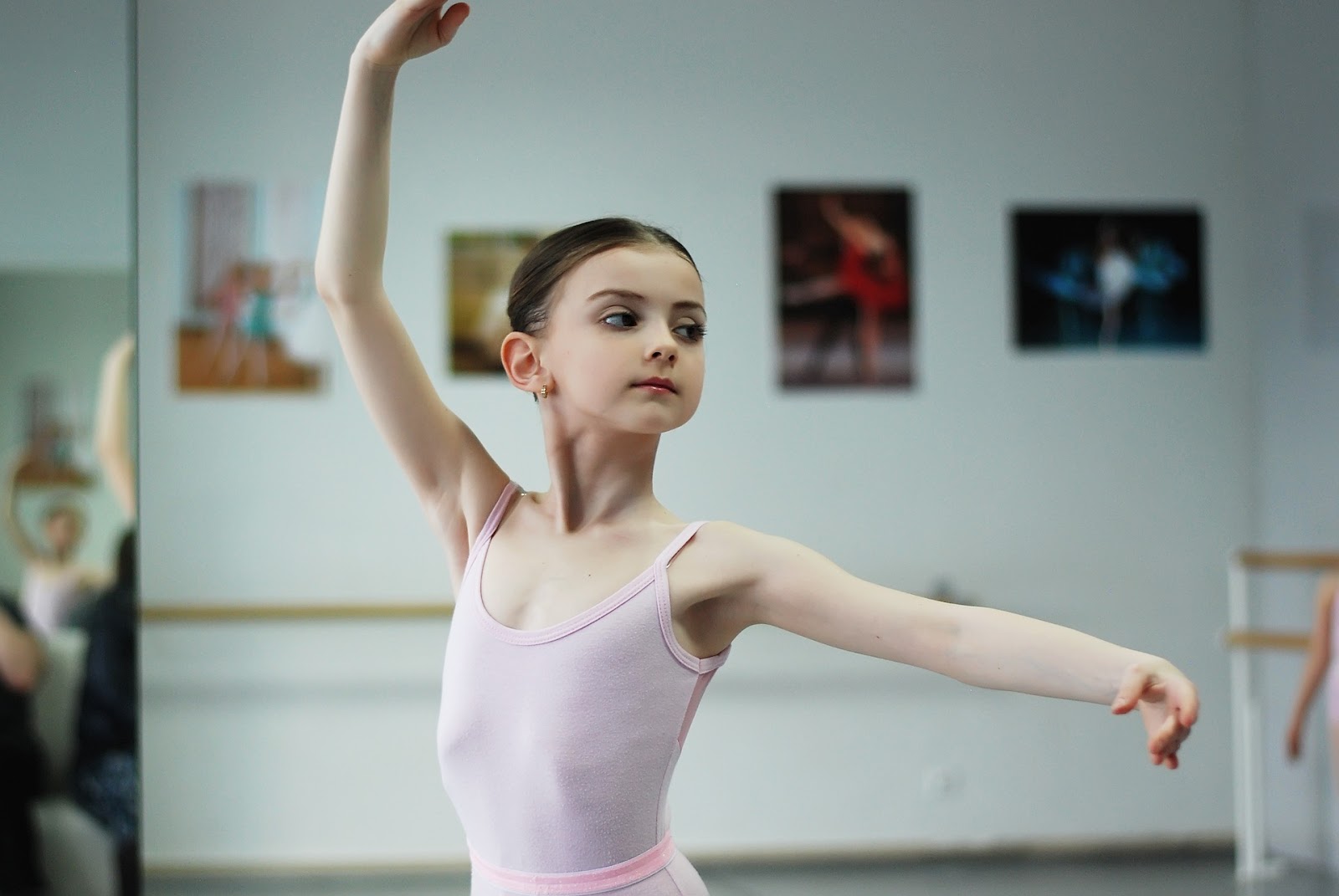 バレリーナの理想的な体型とは 美しく見せる姿勢の作り方を解説 子どもバレエニュース