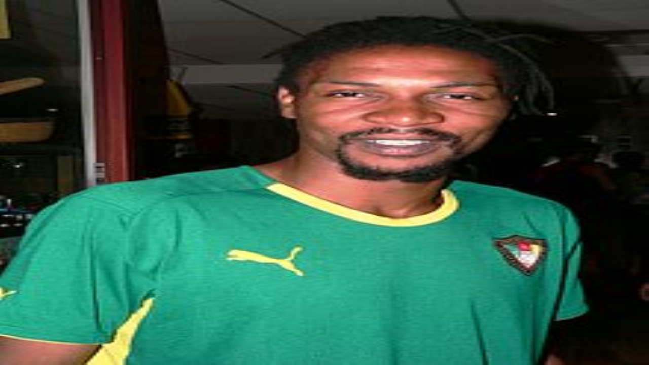 Huấn luyện viên đội tuyển Cameroon