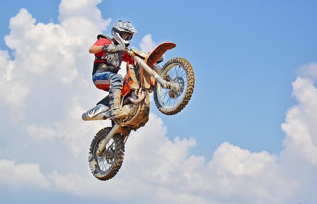 C:\Users\COMP-1\Downloads\dirt-bike-2086046_640.jpg