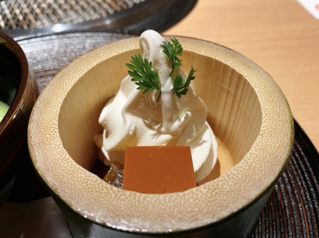 青山：日本焼肉 はせ川 表参道店「しぼりたてソフトクリームとプリン」