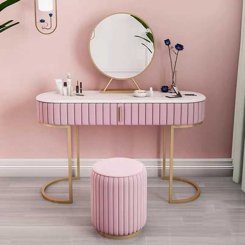 Bộ bàn phấn bọc nỉ và ghế đôn hồng nhạt