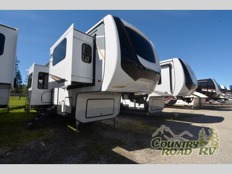 Find more deals on fifth wheels at Country Road RV today.