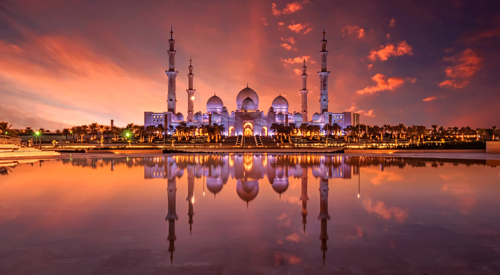 A to Z Bucket List - lake view with mirror effect of the Sheikh Zayed Grand Mosque
