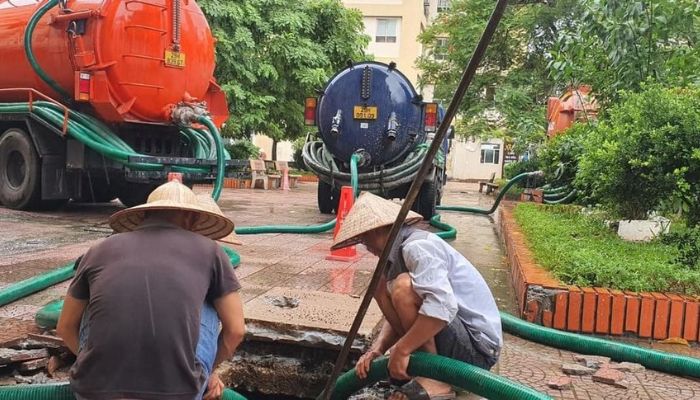 Dịch vụ hút hầm cầu Thủ Dầu Một khắc phục sự cố tắc nghẽn triệt để 100%